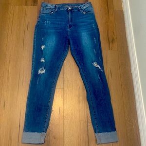 Good condition super stretchy ripped skinny jeans from Shein.